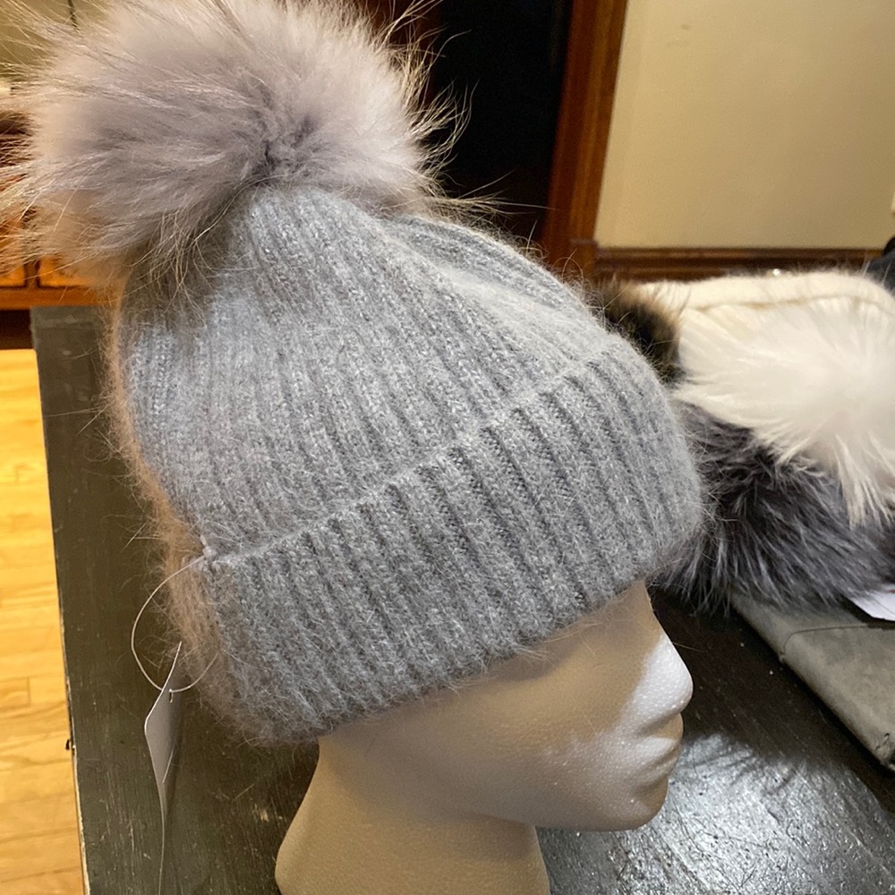 Grey knitted toque NWT